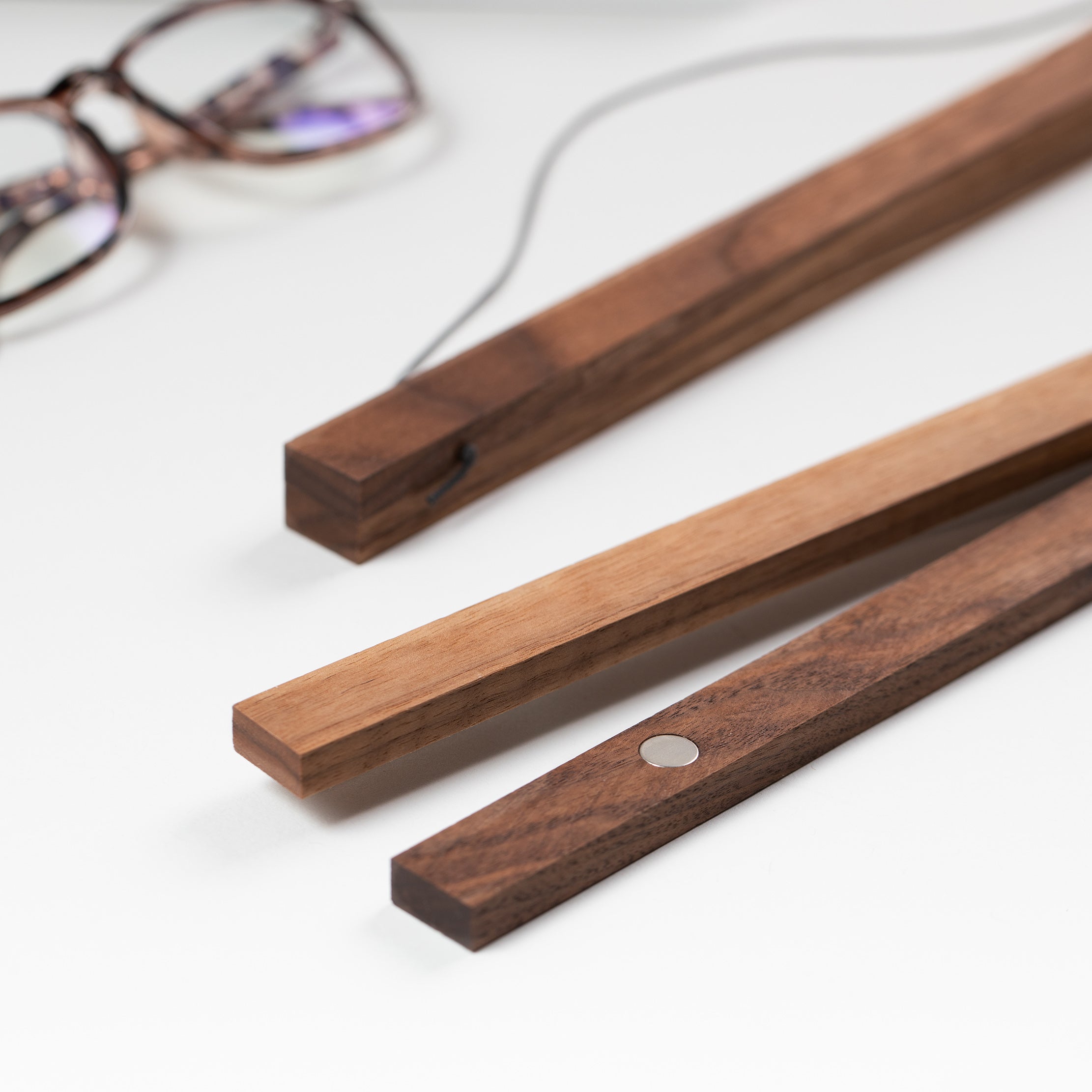 Walnut Magnetic Hanging Frame